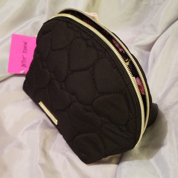 Betsey Johnson penguin cosmetic case - Picture 2 of 2